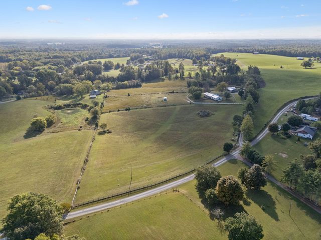 564 Hodges Rd, Smithville, TN 37166