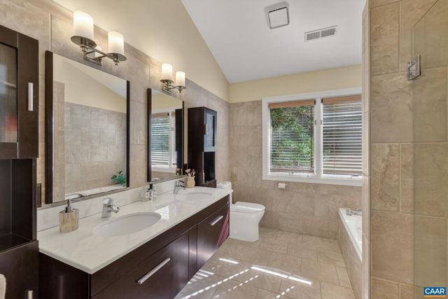 446 PEACOCK DR, Charlottesville, VA 22903