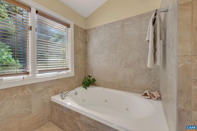 446 PEACOCK DR, Charlottesville, VA 22903