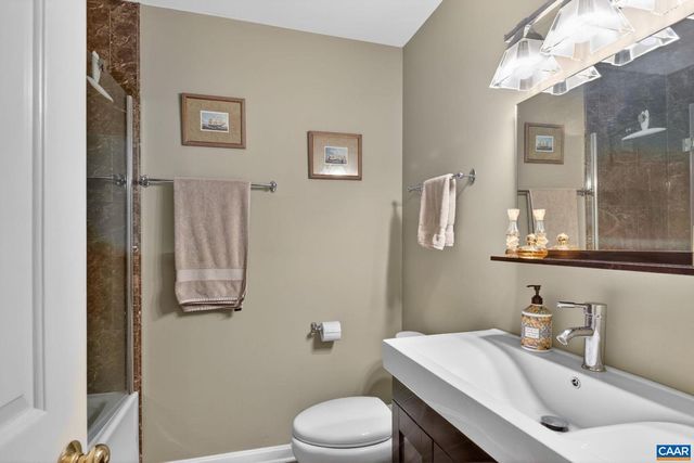 446 PEACOCK DR, Charlottesville, VA 22903