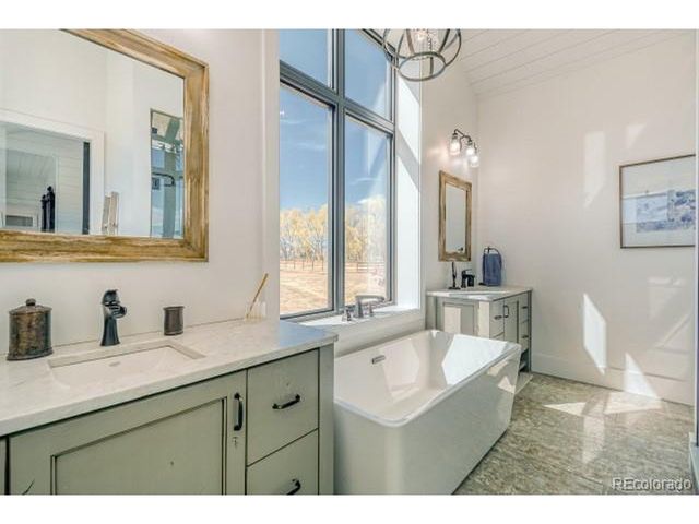 560 Talons Reach Run, Berthoud, CO 80513