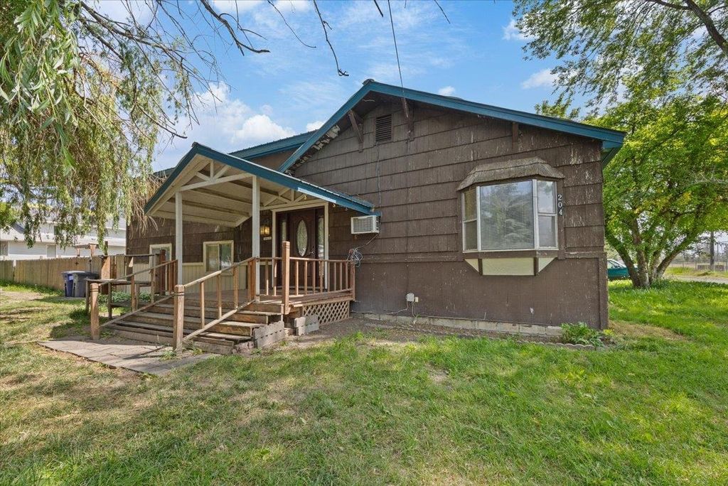 204 E Campbell St, Medical Lake, WA 99022