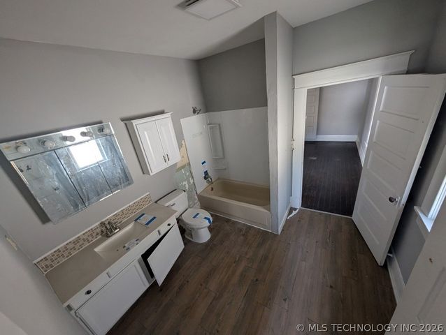 901 W Gentry Street, Henryetta, OK 74437