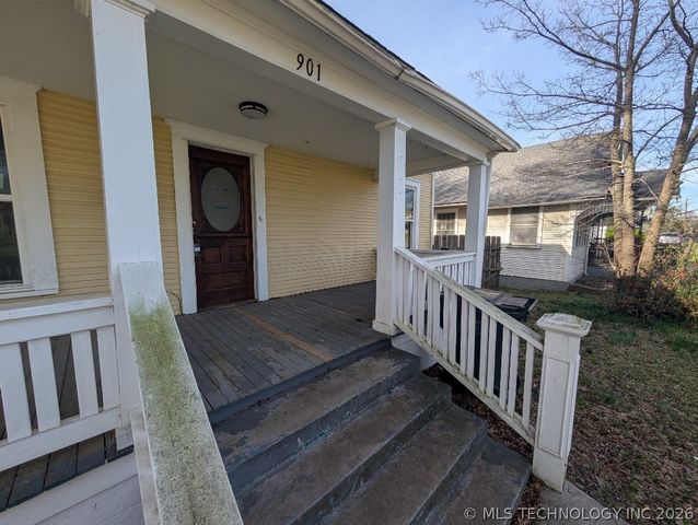 901 W Gentry Street, Henryetta, OK 74437