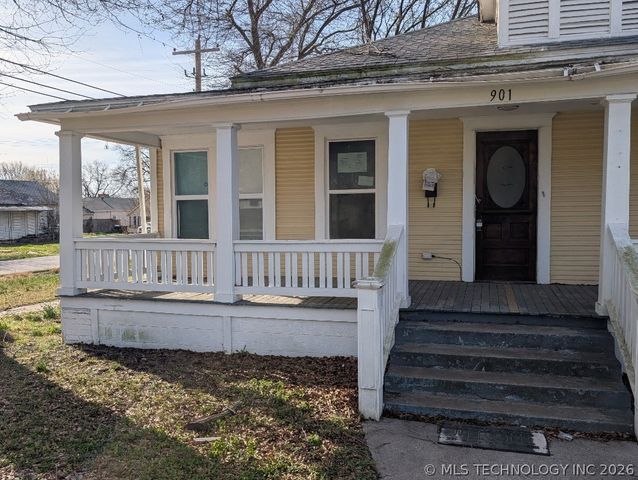 901 W Gentry Street, Henryetta, OK 74437