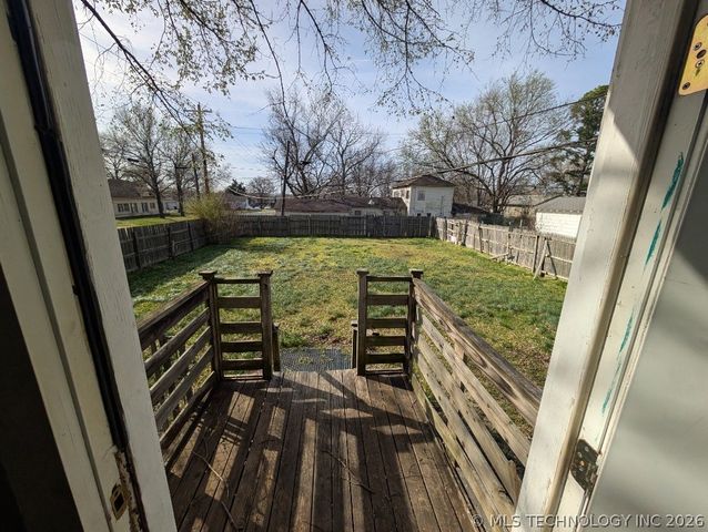 901 W Gentry Street, Henryetta, OK 74437