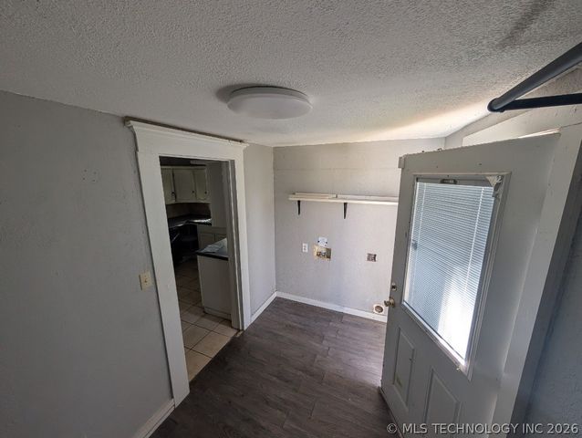 901 W Gentry Street, Henryetta, OK 74437