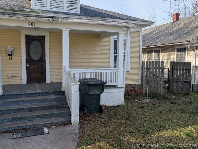 901 W Gentry Street, Henryetta, OK 74437