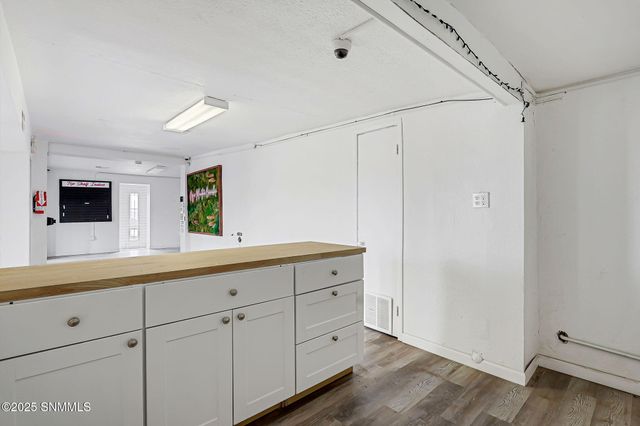 1590 E Lohman Ave. Avenue, Las Cruces, NM 88001