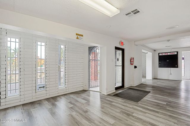 1590 E Lohman Ave. Avenue, Las Cruces, NM 88001