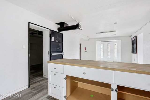 1590 E Lohman Ave. Avenue, Las Cruces, NM 88001