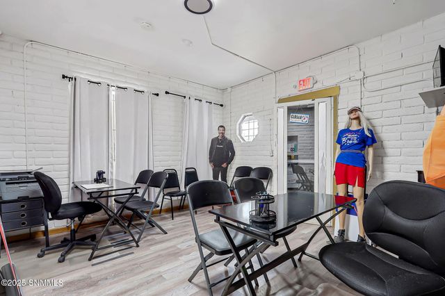 1590 E Lohman Ave. Avenue, Las Cruces, NM 88001