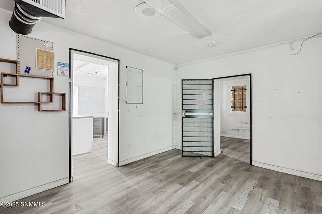 1590 E Lohman Ave. Avenue, Las Cruces, NM 88001