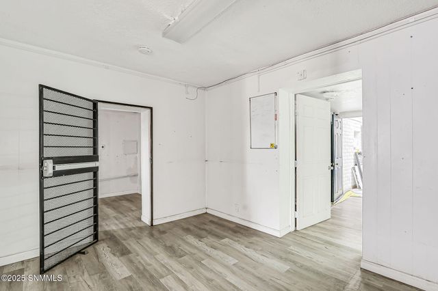 1590 E Lohman Ave. Avenue, Las Cruces, NM 88001