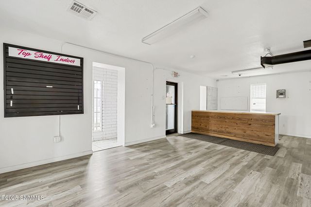 1590 E Lohman Ave. Avenue, Las Cruces, NM 88001