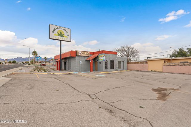 1590 E Lohman Ave. Avenue, Las Cruces, NM 88001