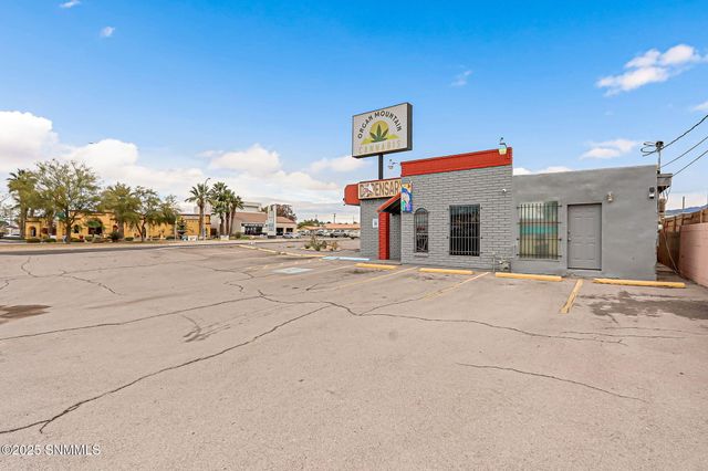 1590 E Lohman Ave. Avenue, Las Cruces, NM 88001