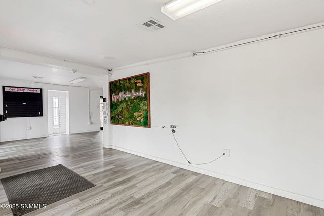 1590 E Lohman Ave. Avenue, Las Cruces, NM 88001