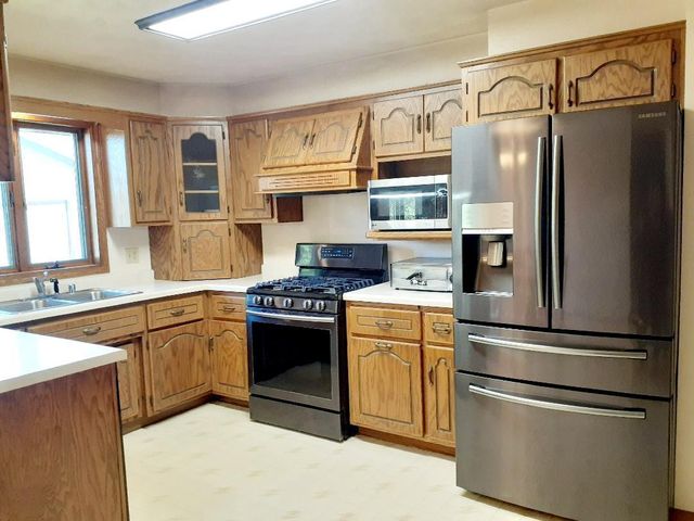 N3992 SHAMROCK CIRCLE, Appleton, WI 54913