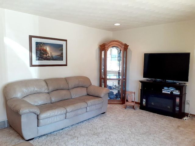 N3992 SHAMROCK CIRCLE, Appleton, WI 54913