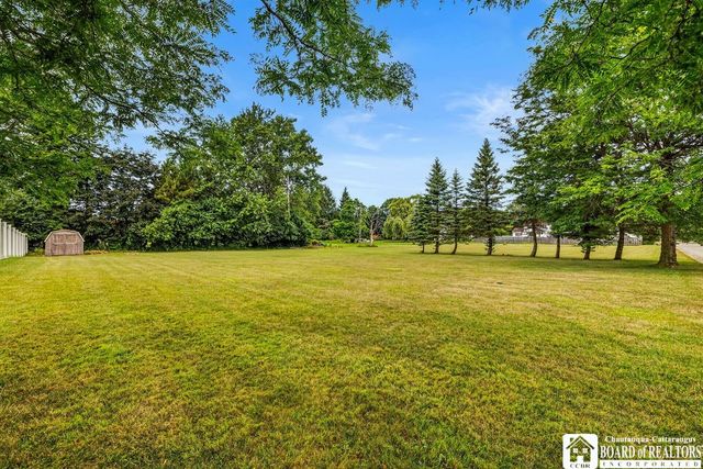 44 Wedgewood Drive, Cheektowaga, NY 14227