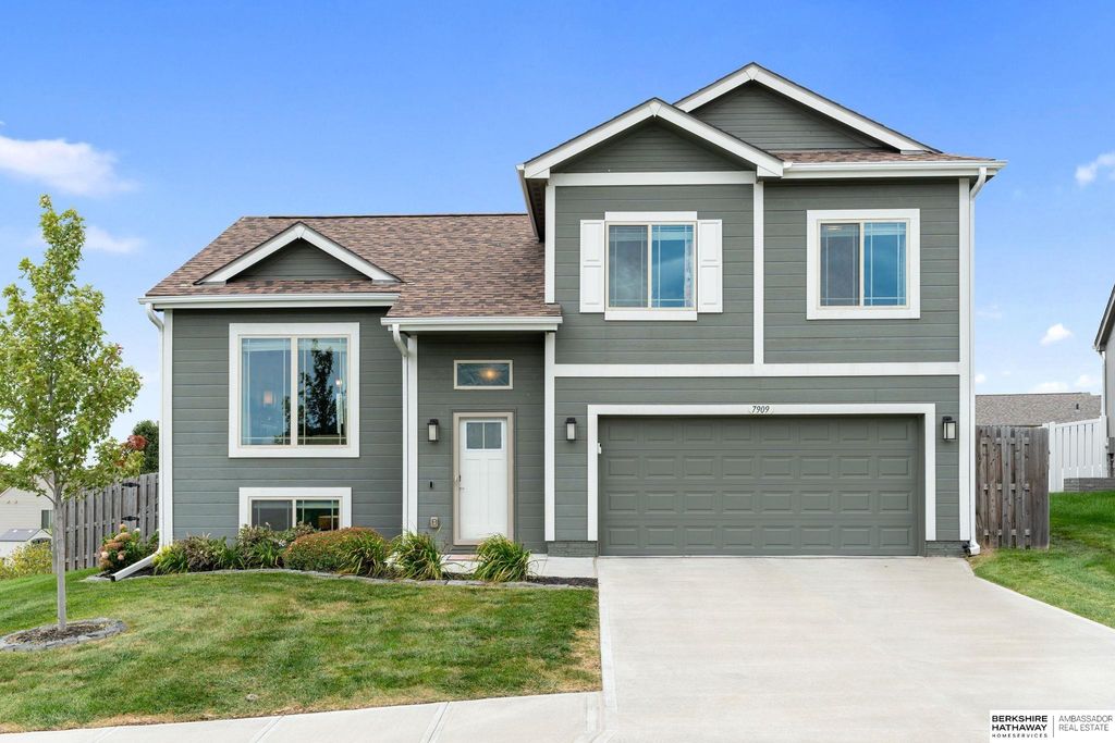 7909 N 147th Avenue, Bennington, NE 68007