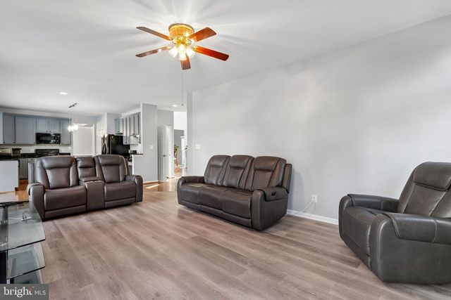 2706 MYRTLEWOOD DR, Dumfries, VA 22026
