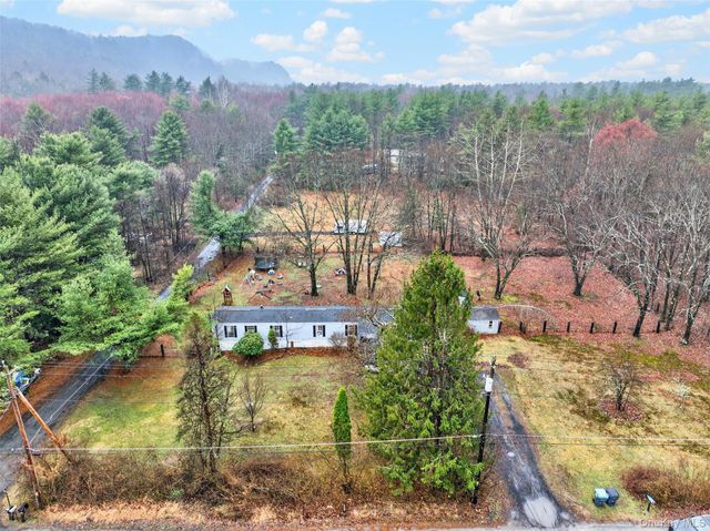 90 Galley Hill Road, Cuddebackville, NY 12729