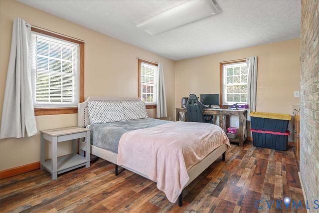 5809 Sutherland Dr, Sutherland, VA 23885