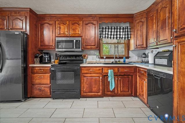 5809 Sutherland Dr, Sutherland, VA 23885