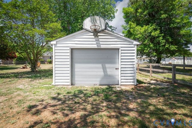 5809 Sutherland Dr, Sutherland, VA 23885