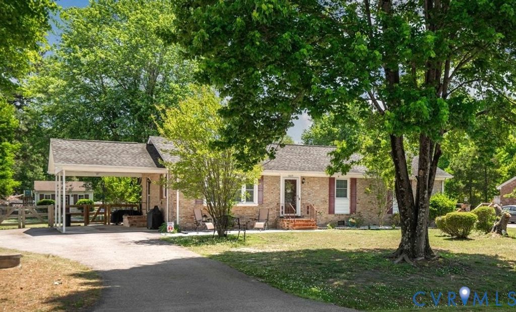 5809 Sutherland Dr, Sutherland, VA 23885
