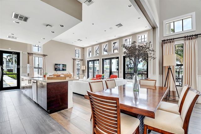 5840 NW 104th Path 5840, Doral, FL 33178