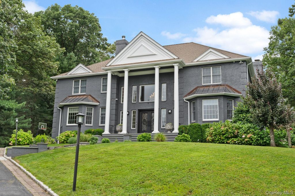 20 Stonewall Circle, West Harrison, NY 10604