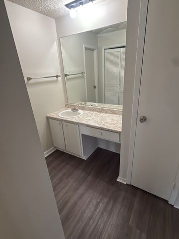 1083 Harold Dr, Nashville, TN 37217