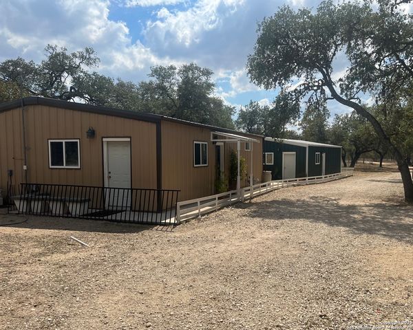 1050 Hickory, San Antonio, TX 78264