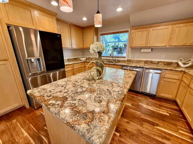 4429 James Ave, Castro Valley, CA 94546