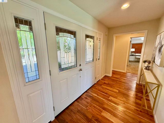 4429 James Ave, Castro Valley, CA 94546