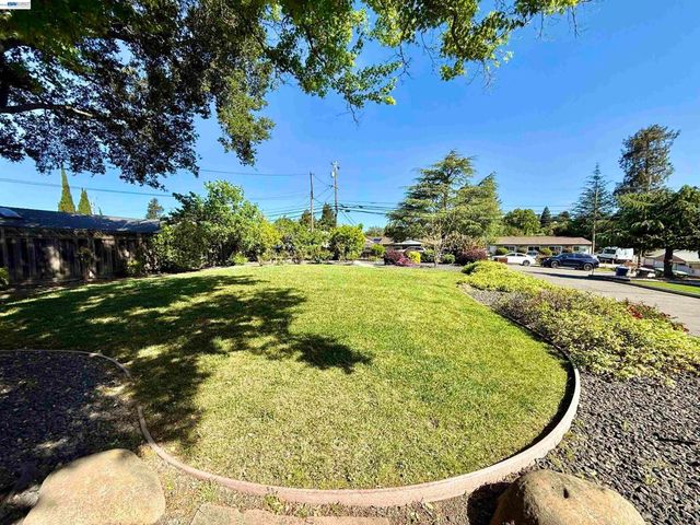 4429 James Ave, Castro Valley, CA 94546