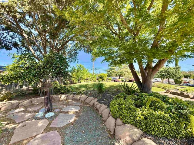 4429 James Ave, Castro Valley, CA 94546