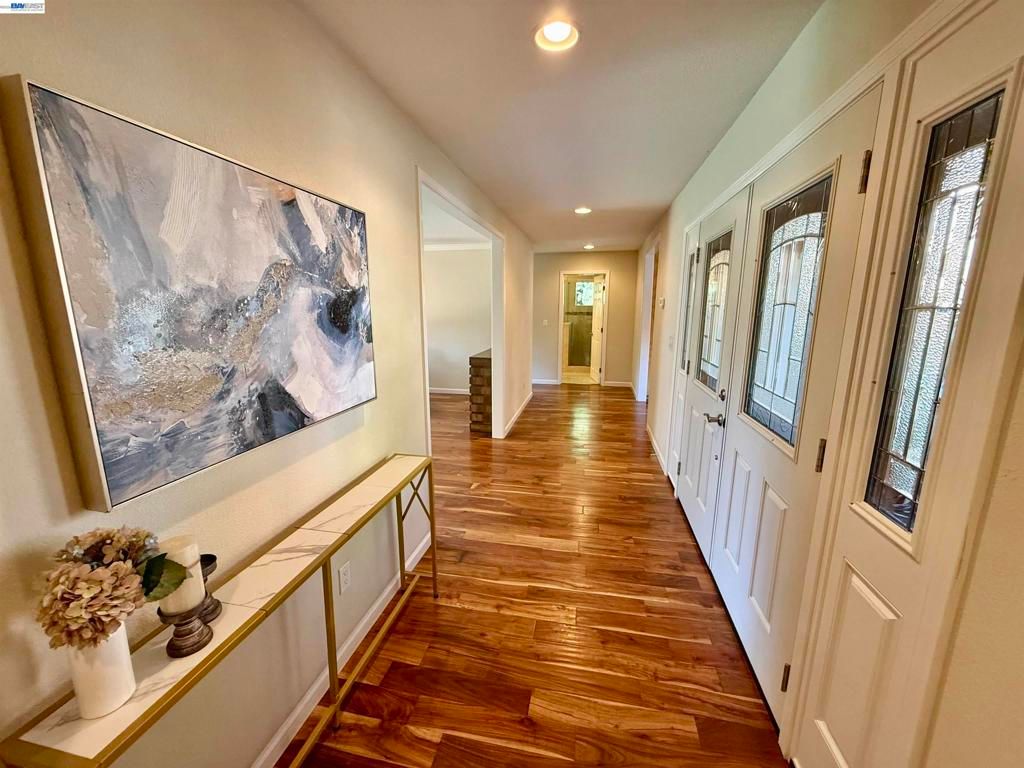 Image 11 of property listing at 4429 James Ave, Castro Valley, CA 94546