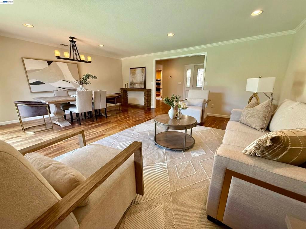 Image 13 of property listing at 4429 James Ave, Castro Valley, CA 94546