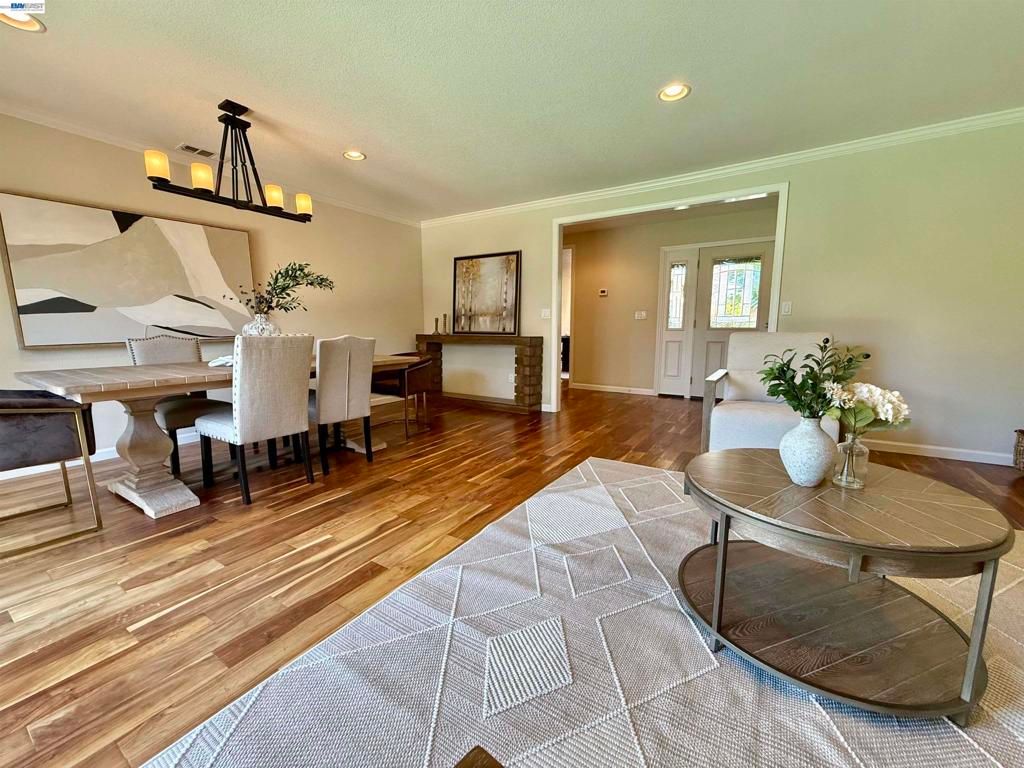 Image 14 of property listing at 4429 James Ave, Castro Valley, CA 94546