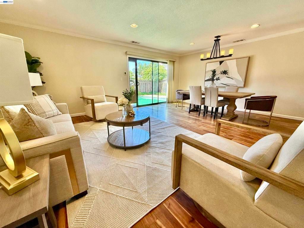 Image 15 of property listing at 4429 James Ave, Castro Valley, CA 94546