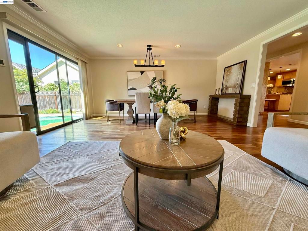 Image 18 of property listing at 4429 James Ave, Castro Valley, CA 94546