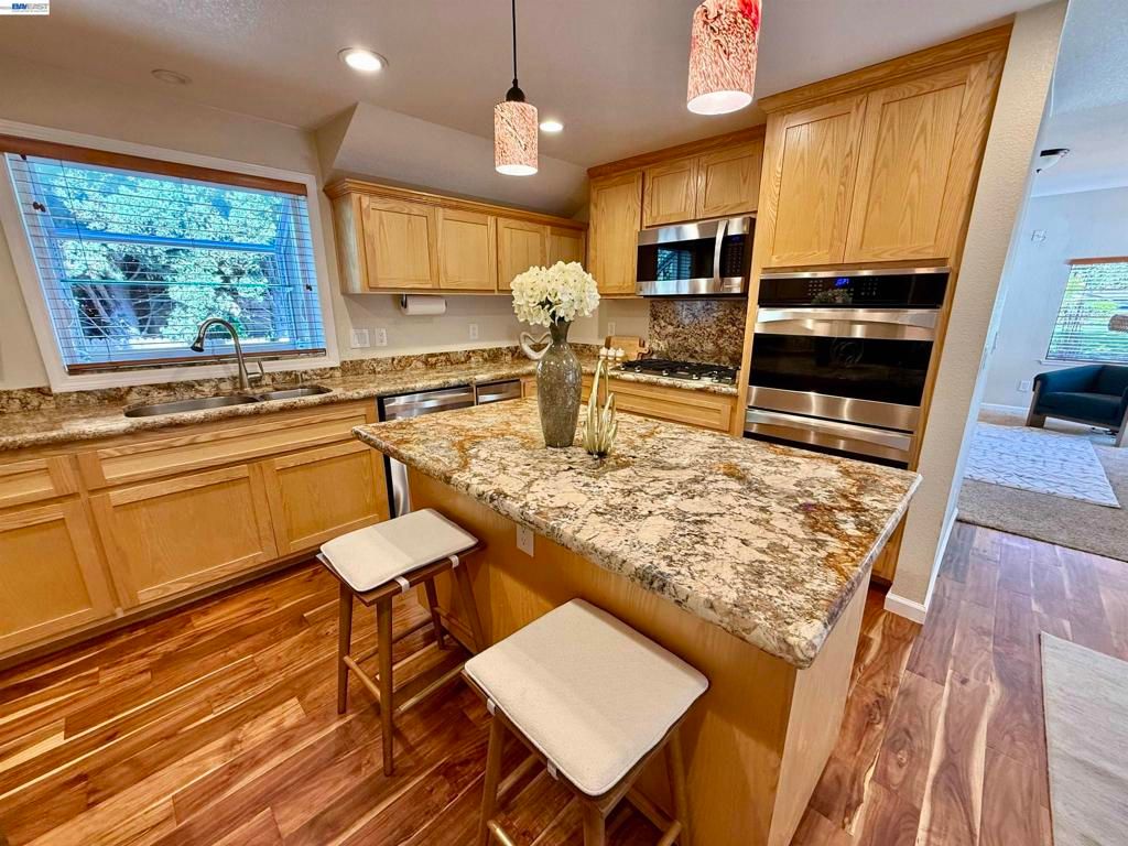 Image 22 of property listing at 4429 James Ave, Castro Valley, CA 94546