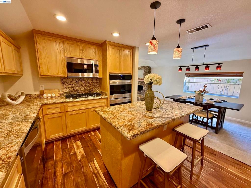 Image 24 of property listing at 4429 James Ave, Castro Valley, CA 94546