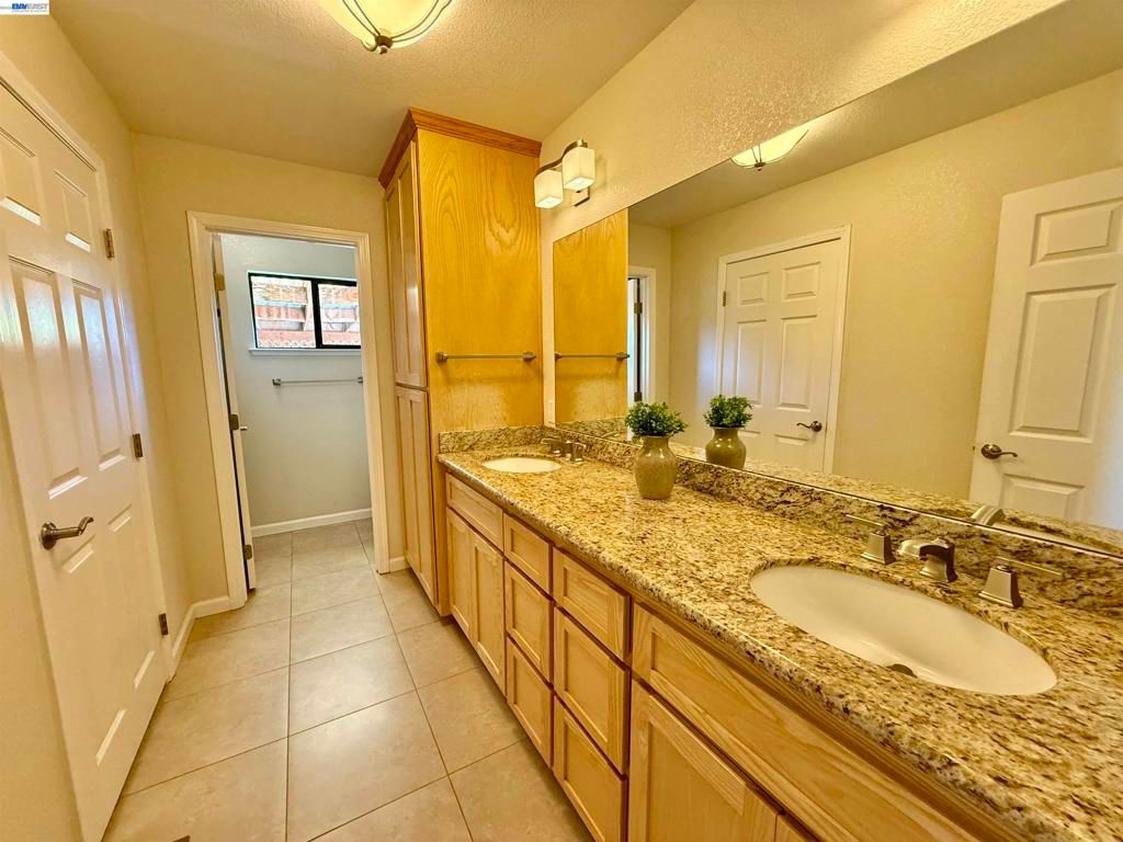 Image 45 of property listing at 4429 James Ave, Castro Valley, CA 94546