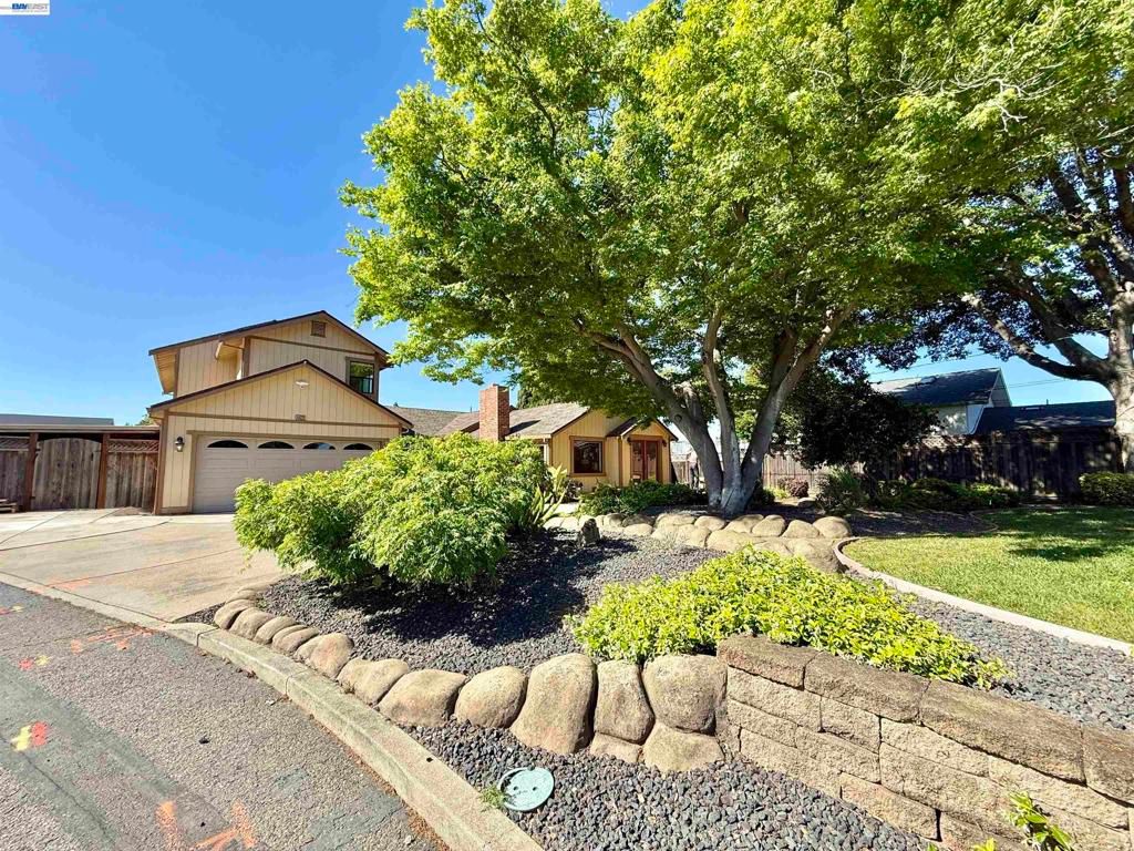 Image 7 of property listing at 4429 James Ave, Castro Valley, CA 94546