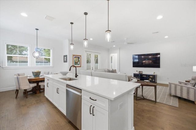 807 W KENTUCKY AVENUE, Tampa, FL 33603
